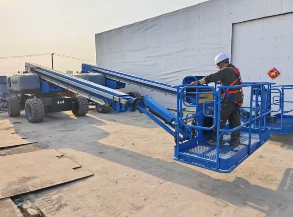 91 ft Used Boom Lift, Genie S85(2019)