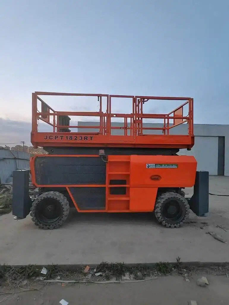 Nacelle élévatrice à ciseaux d'occasion de 51 pieds, DINGLI JCPT1823RT (2019)